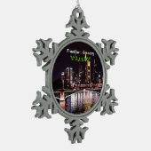 ドイツ，フランクフルト スノーフレークピューターオーナメント (左)