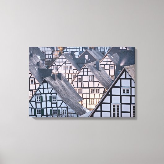 ドイツ、フリーデンバーグの半木造の家 キャンバスプリント (正面)