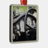 ドイツ、ミュンヘン、バイエン·ババリア。BMWウェルトカー3 メタルオーナメント (右)