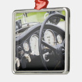 ドイツ、ミュンヘン、バイエン·ババリア。BMWウェルトカー3 メタルオーナメント (左)