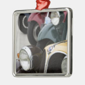 ドイツ、ミュンヘン、バイエン·ババリア。BMWウェルトカー5 メタルオーナメント (左)