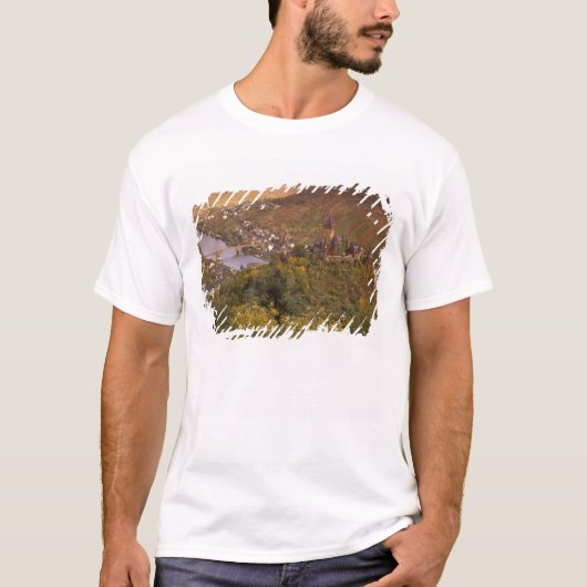ドイツ、Rheinland Pfalz、Cochemの秋 Tシャツ (正面)