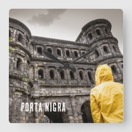 ドイツTrier Rhineland PalatinateのPorta Nigra スクエア壁時計