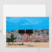 ドゥブロヴニクの景色を望む赤ワインの2つのグラス (正面/裏面)