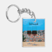 ドゥブロヴニクの景色を望む赤ワインの2つのグラス キーホルダー (正面左)