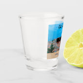 ドゥブロヴニクの景色を望む赤ワインの2つのグラス ショットグラス (左)