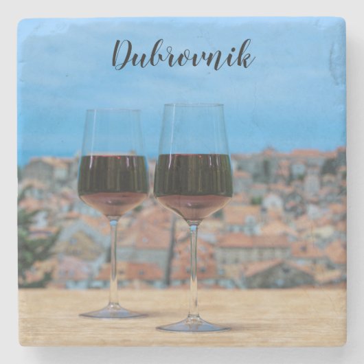 ドゥブロヴニクの景色を望む赤ワインの2つのグラス ストーンコースター (正面)