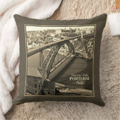ドウロ川にポルト橋、ポルトガル、セピア クッション (ブランケット)