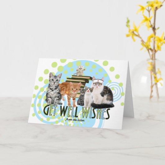 ドクターやナースとしてかわいい猫たちの姿が好き カード (黄色い花)