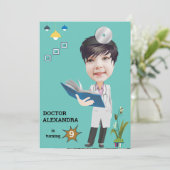 ドクターメディカル女性写真センセーショナル誕生日 招待状 (スタンド正面)