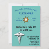 ドクターメディカル女性写真センセーショナル誕生日 招待状 (裏面)