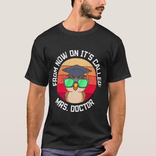 ドクター博士博士号PhDの少年と呼ばれる Tシャツ (正面)