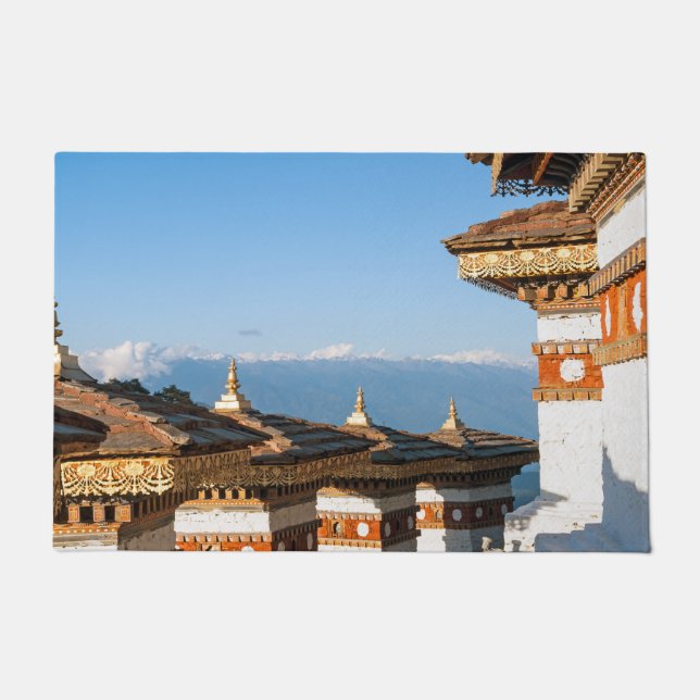 ドチュラ峠の夕日 – ヒマラヤのブータン ドアマット (正面)