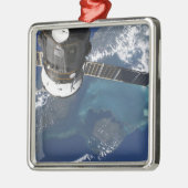 ドッキングされた進行22宇宙船 メタルオーナメント (左)