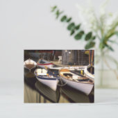 ドッキングされた4つのボートを囲む霧。 ポストカード (スタンド正面)