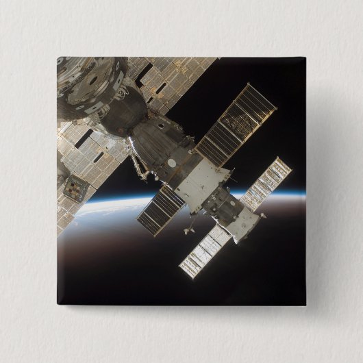 ドッキングSoyuz 13 缶バッジ (正面)