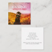 ドッグウォーカーと犬の冒険テクスチャードされたグロー スクエア名刺 (正面/裏面)