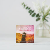 ドッグウォーカーと犬の冒険テクスチャードされたグロー スクエア名刺 (スタンド正面)