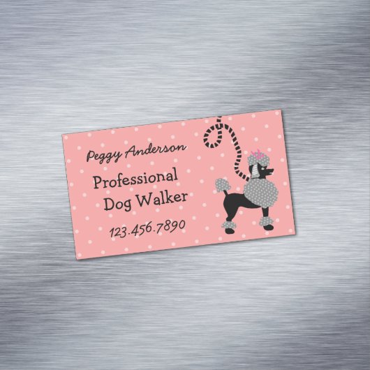 ドッグウォーカーのプードルのレトロのモダン50sペット歩く マグネット名刺 (インサイチュ)