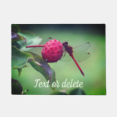 ドッグウッドフルーツの赤いトンボパーソナライズされたイ ドアマット (正面)