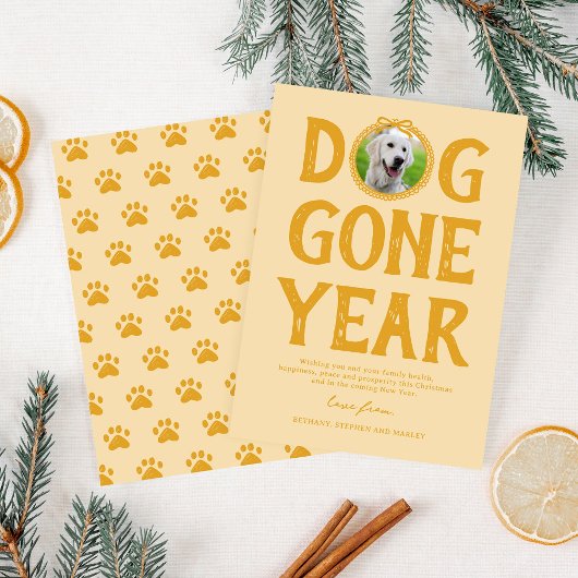 ドッグゴーイングイヤー黄色の写真のクリスマス シーズンカード