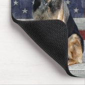 ドッグタグ付きドイツの羊飼い マウスパッド (コーナー)