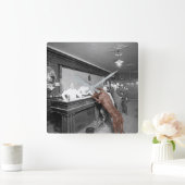 ドッグフレンドリーサロンタバーンバー1900写真 スクエア壁時計 (ホーム)