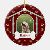 ドッグポープリントパターン名前をカスタムするドッグハウスフォト セラミックオーナメント (裏面)