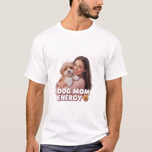 ドッグマム エナジー - かわいい犬ママデザイン Tシャツ (正面)