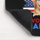 ドッグレディー投票カマラハリス2024ゴールデンレトリバー マウスパッド (コーナー)