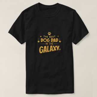 ドッグ最高のパパの銀河系 Tシャツ