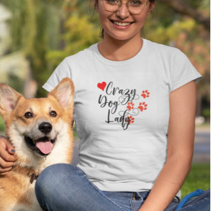 ドッグ熱狂するレディハートポープリント Tシャツ