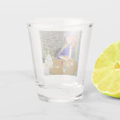 ドッグ&レディ・イン・カフェで夕暮れ ショットグラス (裏面)