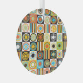 ドットカラフル、円、ストライプ背景 ガラスオーナメント (正面右)