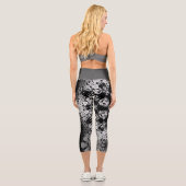 ドットマンダラフラワーグレーとブラック カプリレギンス (裏面)