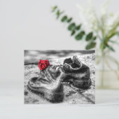 ドナウ川沿いの靴 ポストカード (スタンド正面)