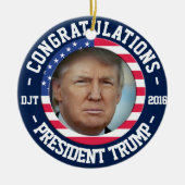 ドナルドは選挙に勝ちました! お祝いのオーナメント セラミックオーナメント (正面)
