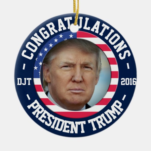 ドナルドは選挙に勝ちました! お祝いのオーナメント セラミックオーナメント (正面)