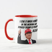 ドナルド・トランプが再び大統領に就任する時がおもしろい好き マグカップ (左)