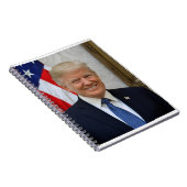 ドナルド・トランプの公式の大統領のなポートレート ノートブック (右側)