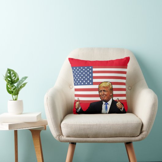 ドナルド・トランプは愛国的な枕を親指で上げる クッション (椅子)