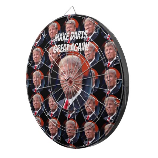 ドナルド・トランプは投げ矢に素晴らしい投げ矢板を再度します ダーツボード (正面右)