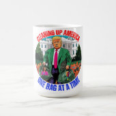 ドナルド・トランプ一度にアメリカを一つのバッグで浄化 モーフィングマグカップ (中央)
