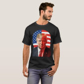 ドナルド・トランプ勝利の拳ポンプ2024ティー。 Tシャツ (正面フル)