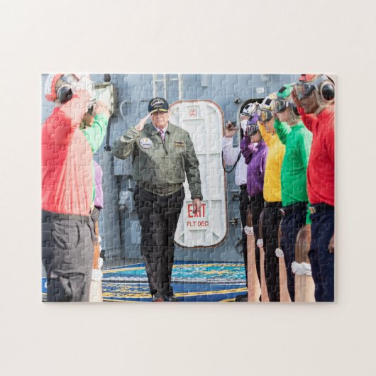 ドナルド・トランプ大統領が船員に挨拶する ジグソーパズル (横)