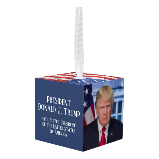ドナルド・トランプ大統領写真クリスマス キューブオーナメント (裏面アングル)