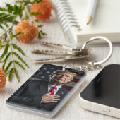 ドナルド・トランプ2024アメリカを取り戻す キーホルダー (正面右)