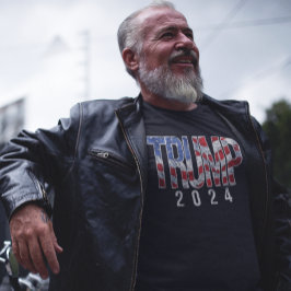 ドナルド・トランプ2024ヴィンテージアメリカ国旗の文字 Tシャツ