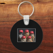 ドナルド・トランプ、再びRed Hat 2024 Deb キーホルダー (正面)