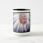 ドナルド・トランプ: 嵩拝のリーダー マグカップ (中央)